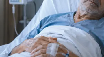 متبرع يسدد 20.2 ألف درهم لتجديد التأمين الصحي لـ «أبومصطفى»